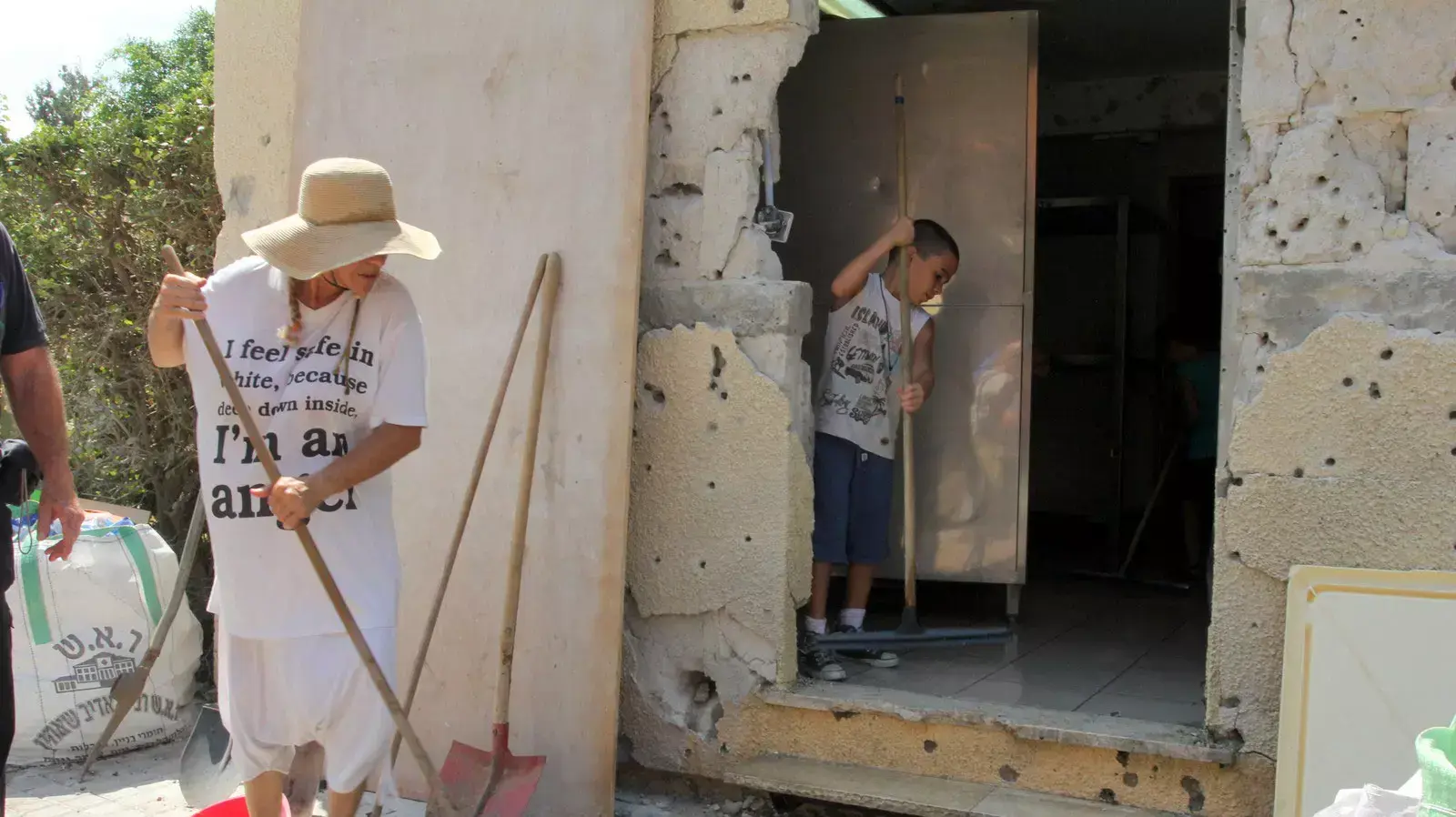 השר לביטחון הפנים יצחק אהרונוביץ' בביקר בשבי ציון, אוגוסט 2013 השר לביטחון הפנים יצחק אהרונוביץ' בביקר בשבי ציון, אוגוסט 2013