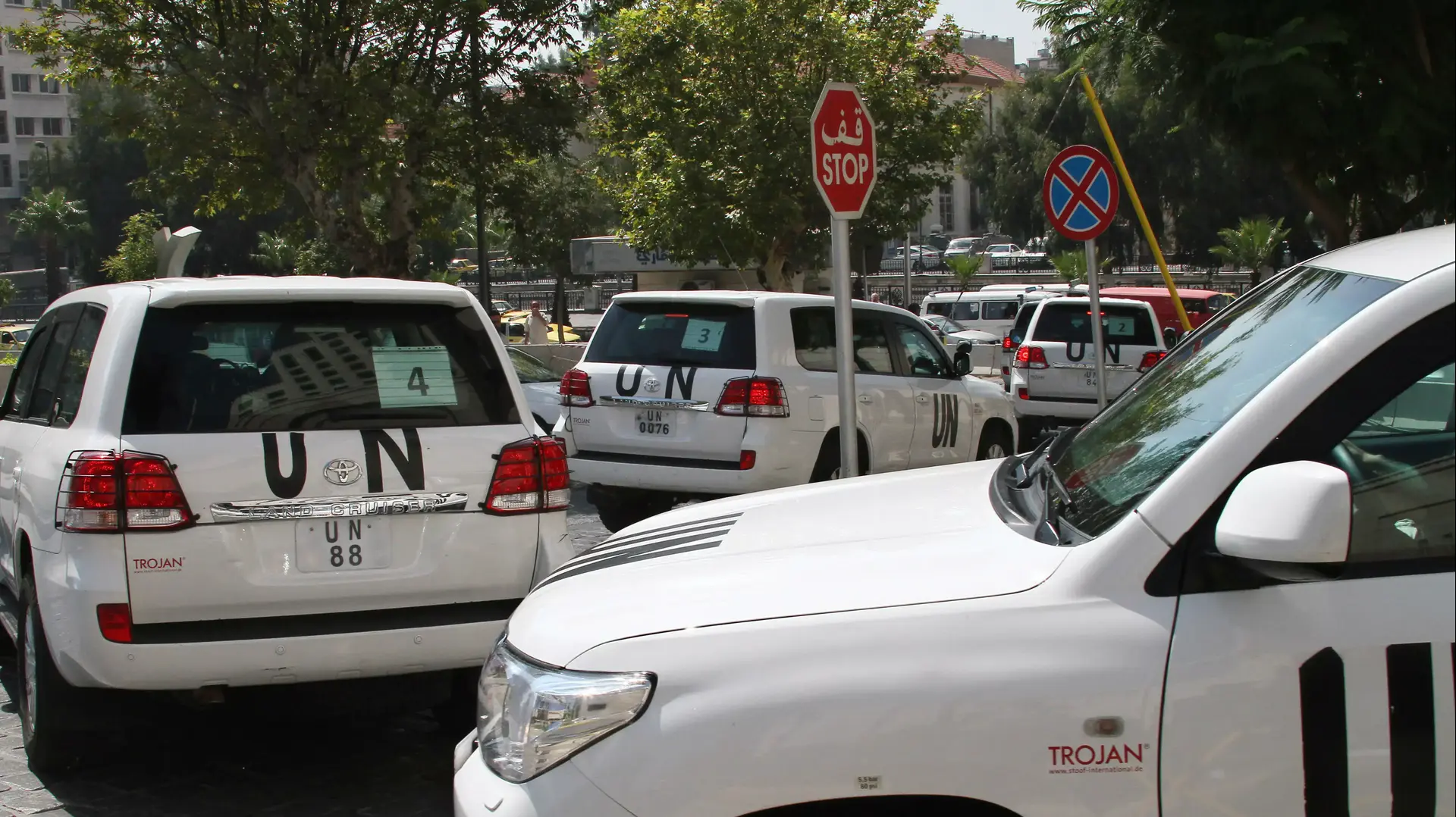 פקחי האו"ם בדרכם לבחון את אתרי ההפצצה שבהם נעשה לכאורה שימוש בנשק כימי, ליד דמשק. סוריה, 26 באוגוסט 2013 פקחי האו"ם בדרכם לבחון את אתרי ההפצצה שבהם נעשה לכאורה שימוש בנשק כימי, ליד דמשק. סוריה, 26 באוגוסט 2013