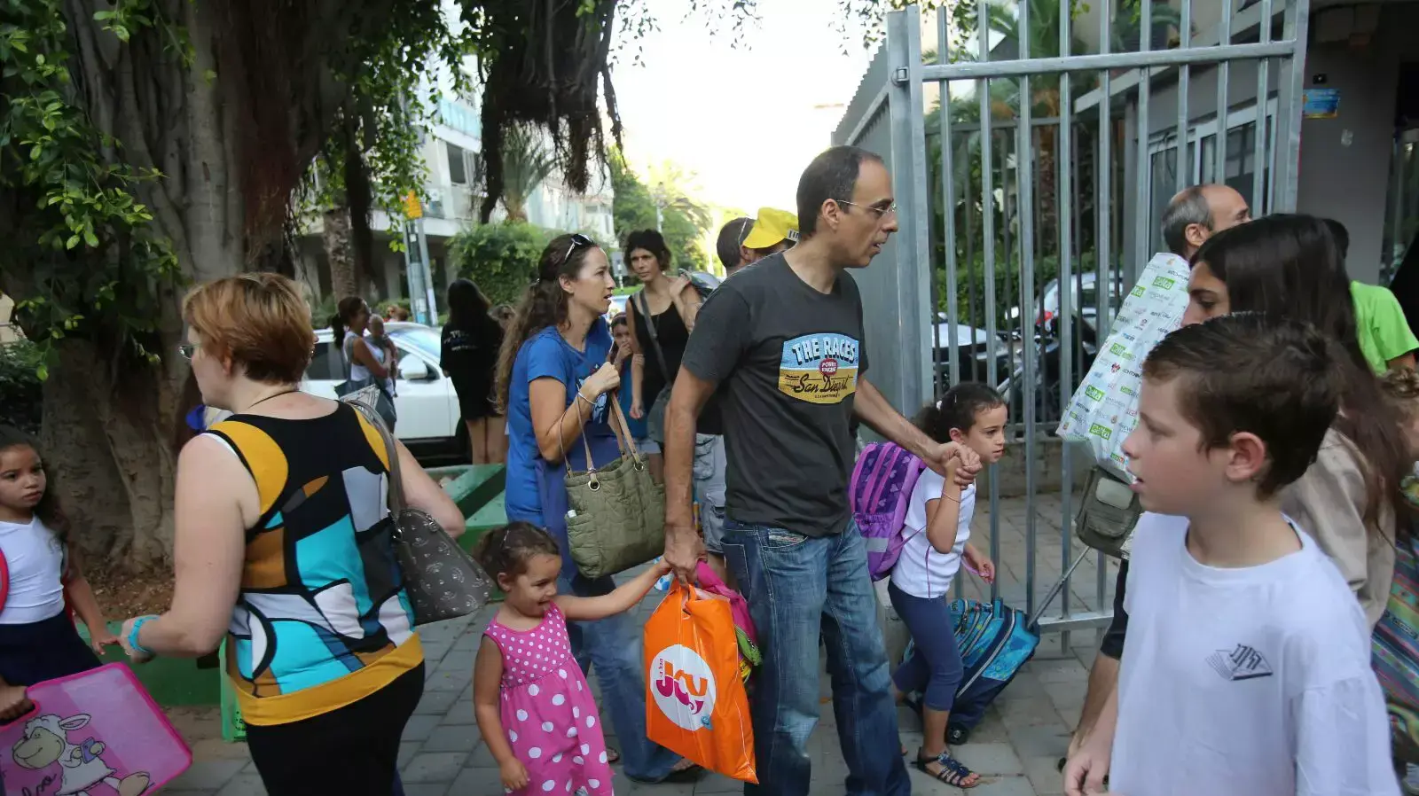 פתיחת שנת הלימודים בביה"ס היובל בת"א פתיחת שנת הלימודים בביה"ס היובל בת"א