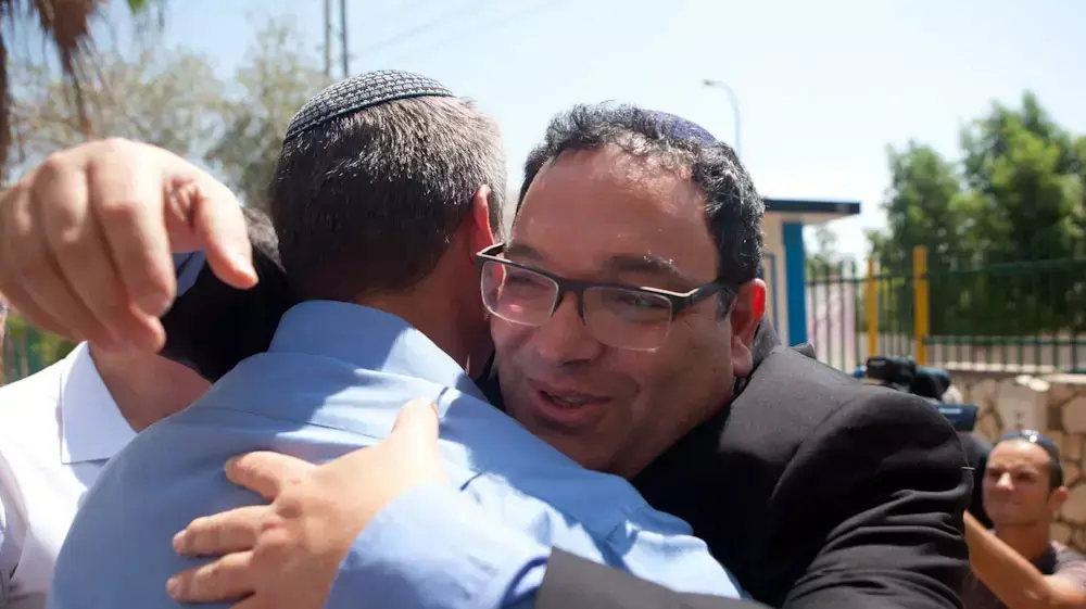 שי פירון שר החינוך פותח את שנת הלימודים בישיבה שבה היה רב שי פירון שר החינוך פותח את שנת הלימודים בישיבה שבה היה רב