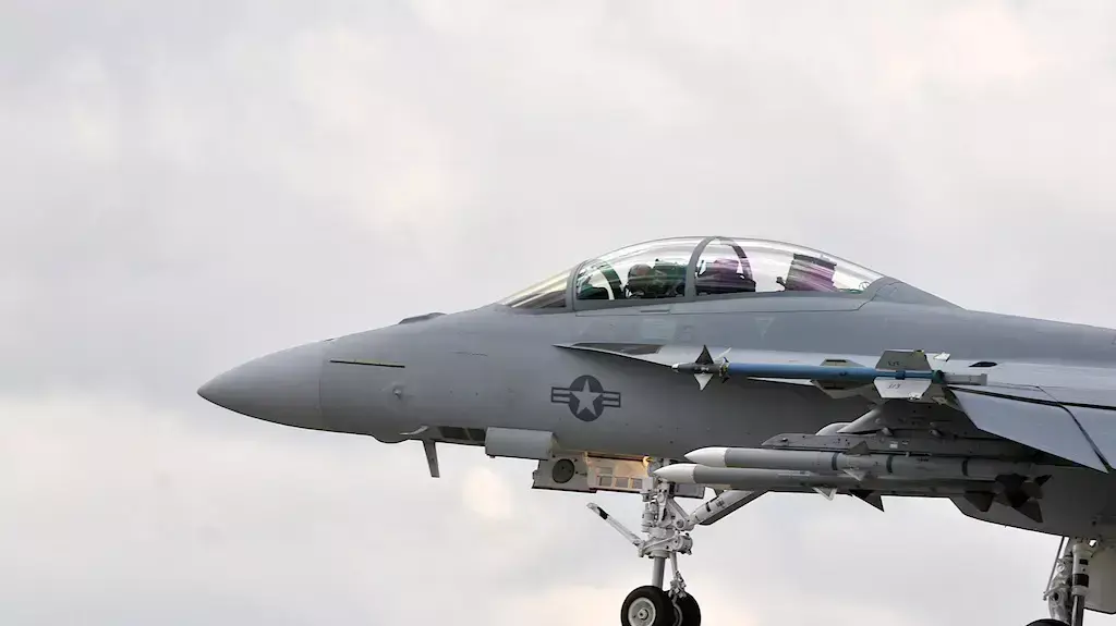 מטוס קרב מדגם F-18 של חיל הנחתים האמריקני מטוס קרב מדגם F-18 של חיל הנחתים האמריקני