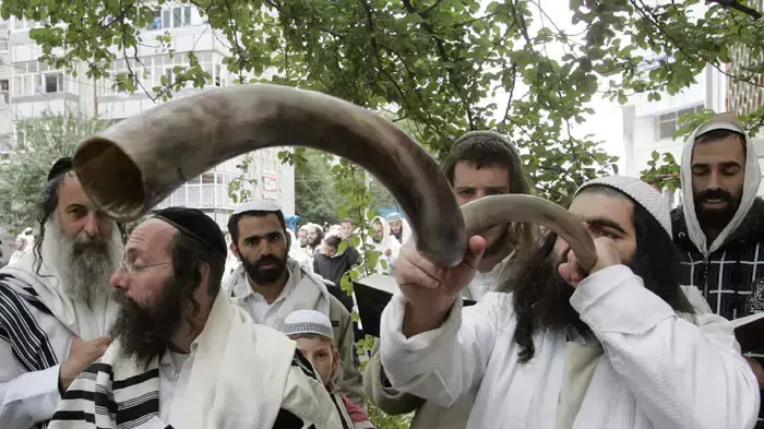 חסידי ברסלב חוגגים ראש השנה באומן חסידי ברסלב חוגגים ראש השנה באומן