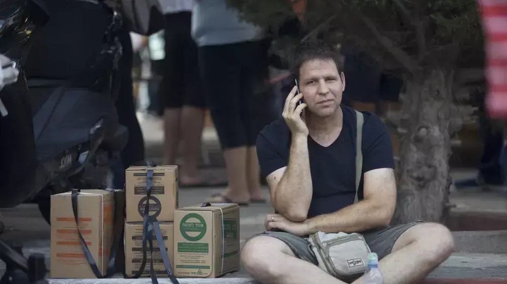 תורים בחלוקת מסיכות אב"כ בתל אביב תורים בחלוקת מסיכות אב"כ בתל אביב