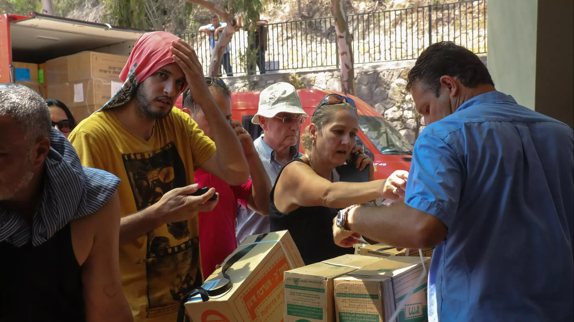 עומס בעמדת חלוקת ערכות מגן, חיפה עומס בעמדת חלוקת ערכות מגן, חיפה