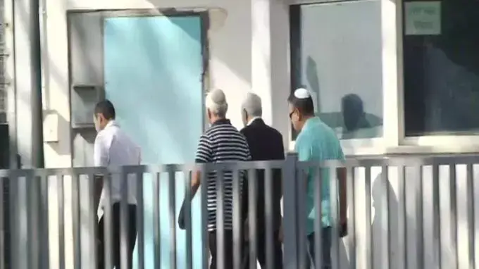 משה קצב חוזר לכלא מעשיהו משה קצב חוזר לכלא מעשיהו