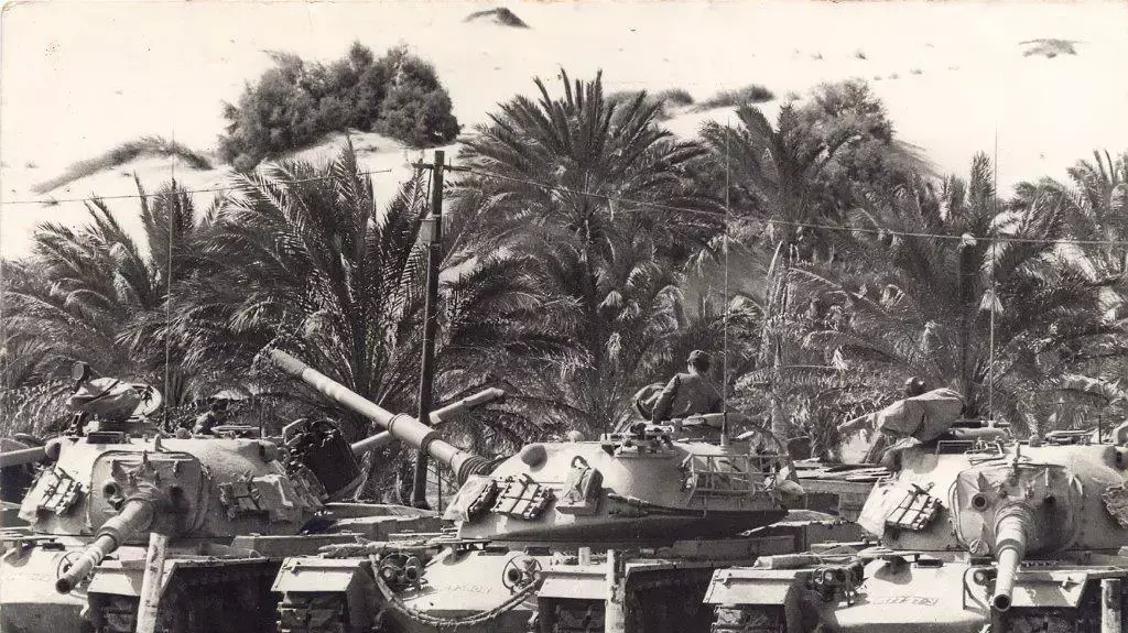 טנקי הגדוד בנווה המדבר קטיה לפני המלחמה -גדוד 9 של חטיבה 14 בשריון, ספג אבדות קשות עם תחילת הלחימה במלחמת יום הכיפורים בגזרה הצפונית של התעלה בסיני טנקי הגדוד בנווה המדבר קטיה לפני המלחמה -גדוד 9 של חטיבה 14 בשריון, ספג אבדות קשות עם תחילת הלחימה במלחמת יום הכיפורים בגזרה הצפונית של התעלה בסיני
