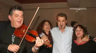 ננסי ברנדס ציפי מור אביבה אבידן מירל רזניק בירקונה) ננסי ברנדס ציפי מור אביבה אבידן מירל רזניק בירקונה)