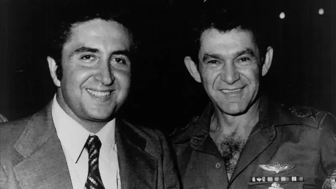 איש העסקים כרמל לוי עם הרמטכ"ל לשעבר דוד (דדו) אלעזר
