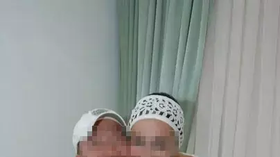 אביהם של שני הילדים שנרצחו היום ע"י אמם עם אשתו החדשה אביהם של שני הילדים שנרצחו היום ע"י אמם עם אשתו החדשה