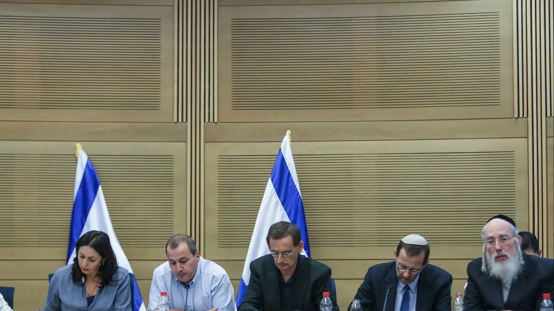 ועדת הפנים של הכנסת דנה בפסיקת בג"ץ נגד חוק המסתננים. 17 בספטמבר 2013 ועדת הפנים של הכנסת דנה בפסיקת בג"ץ נגד חוק המסתננים. 17 בספטמבר 2013