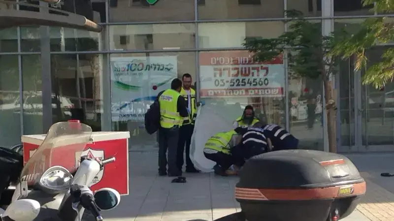 אב ושני ילדיו נפלו מגג בניין בצפון תל אביב, ספטמבר 2013 אב ושני ילדיו נפלו מגג בניין בצפון תל אביב, ספטמבר 2013