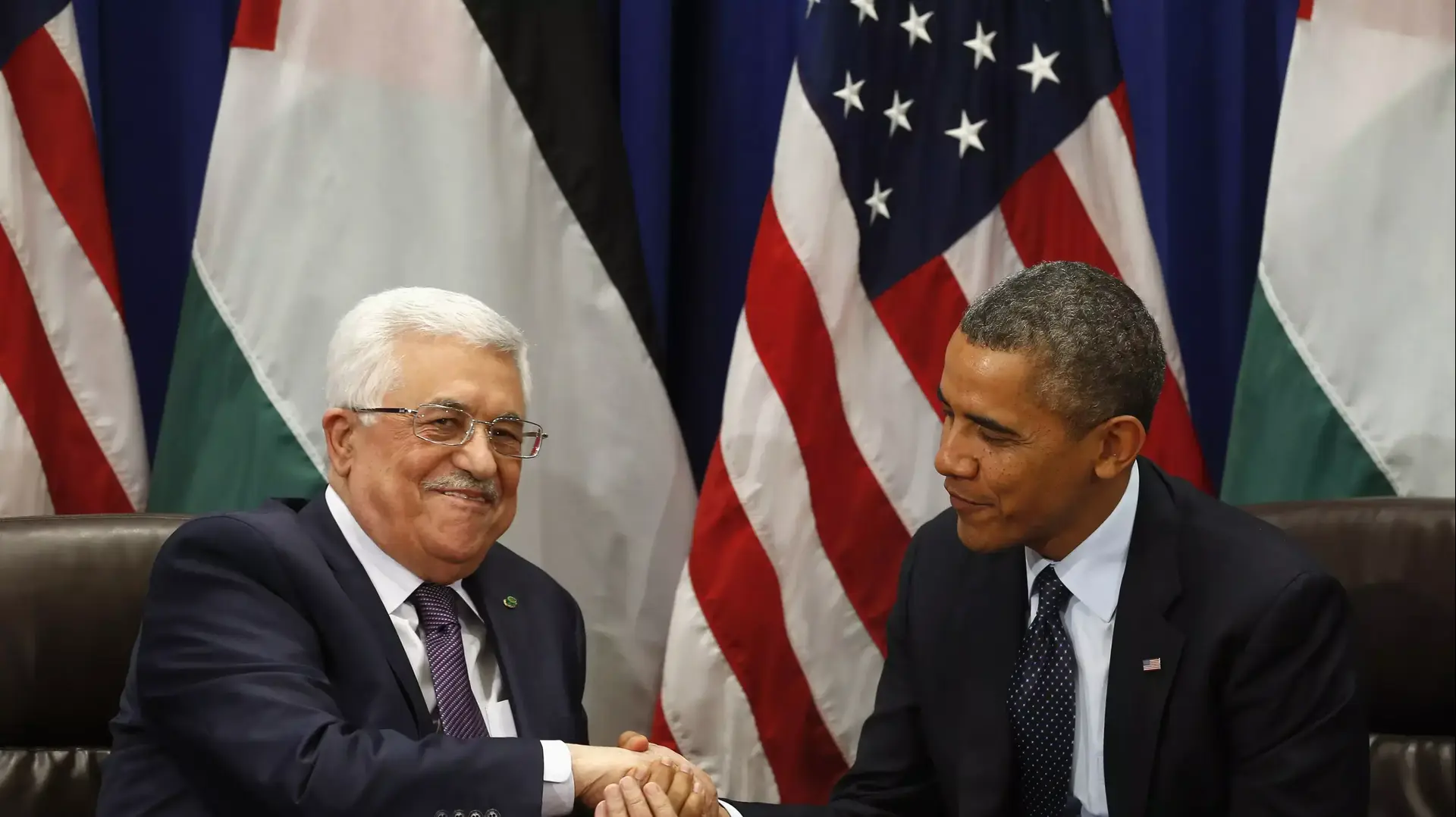 נשיא ארה"ב ברק אובמה ויו"ר הרשות הפלסטינית אבו מאזן בשולי עצרת האו"ם. ניו יורק, 24 בספטמבר 2013 נשיא ארה"ב ברק אובמה ויו"ר הרשות הפלסטינית אבו מאזן בשולי עצרת האו"ם. ניו יורק, 24 בספטמבר 2013