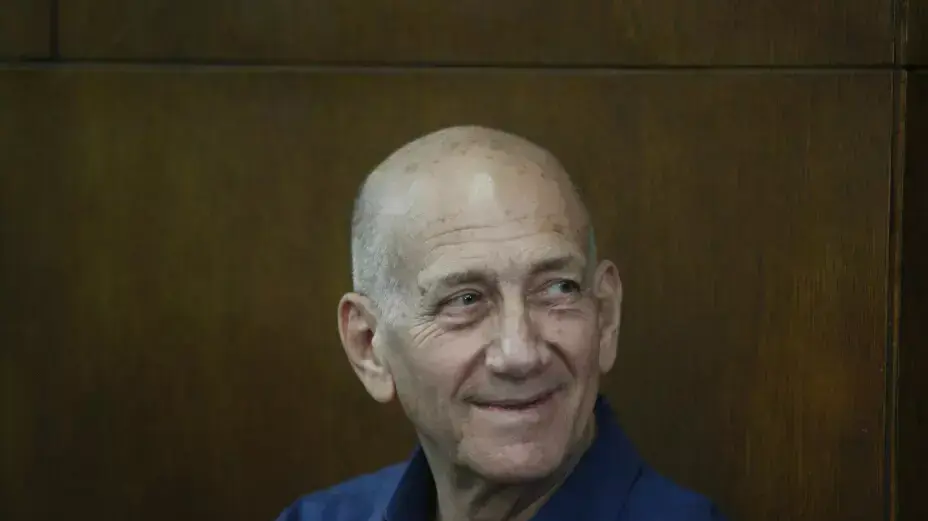 אהוד אולמרט מעיד בפרשת הולילנד,מחוזי ת"א ספטמבר 2013