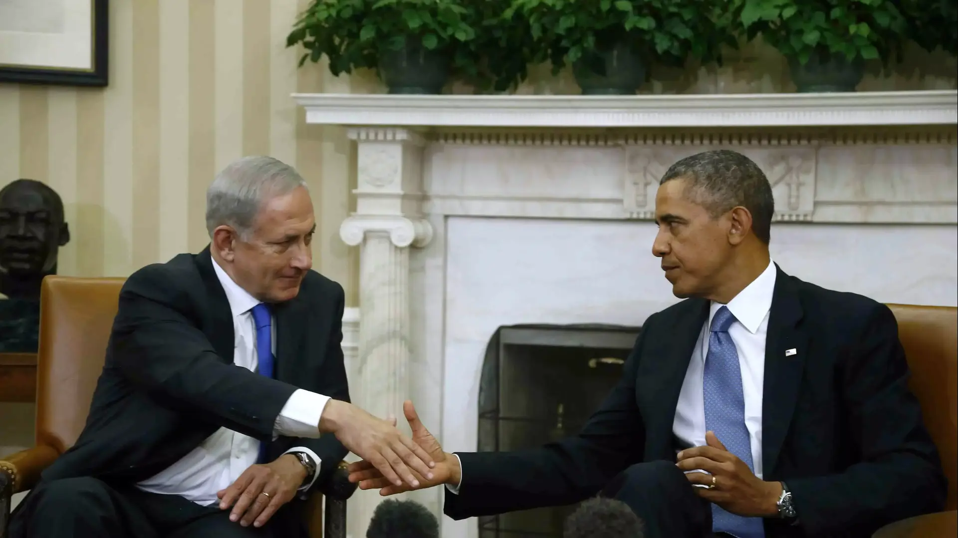 בנימין נתניהו וברק אובמה במהלך פגישתם בבית הלבן בנימין נתניהו וברק אובמה במהלך פגישתם בבית הלבן