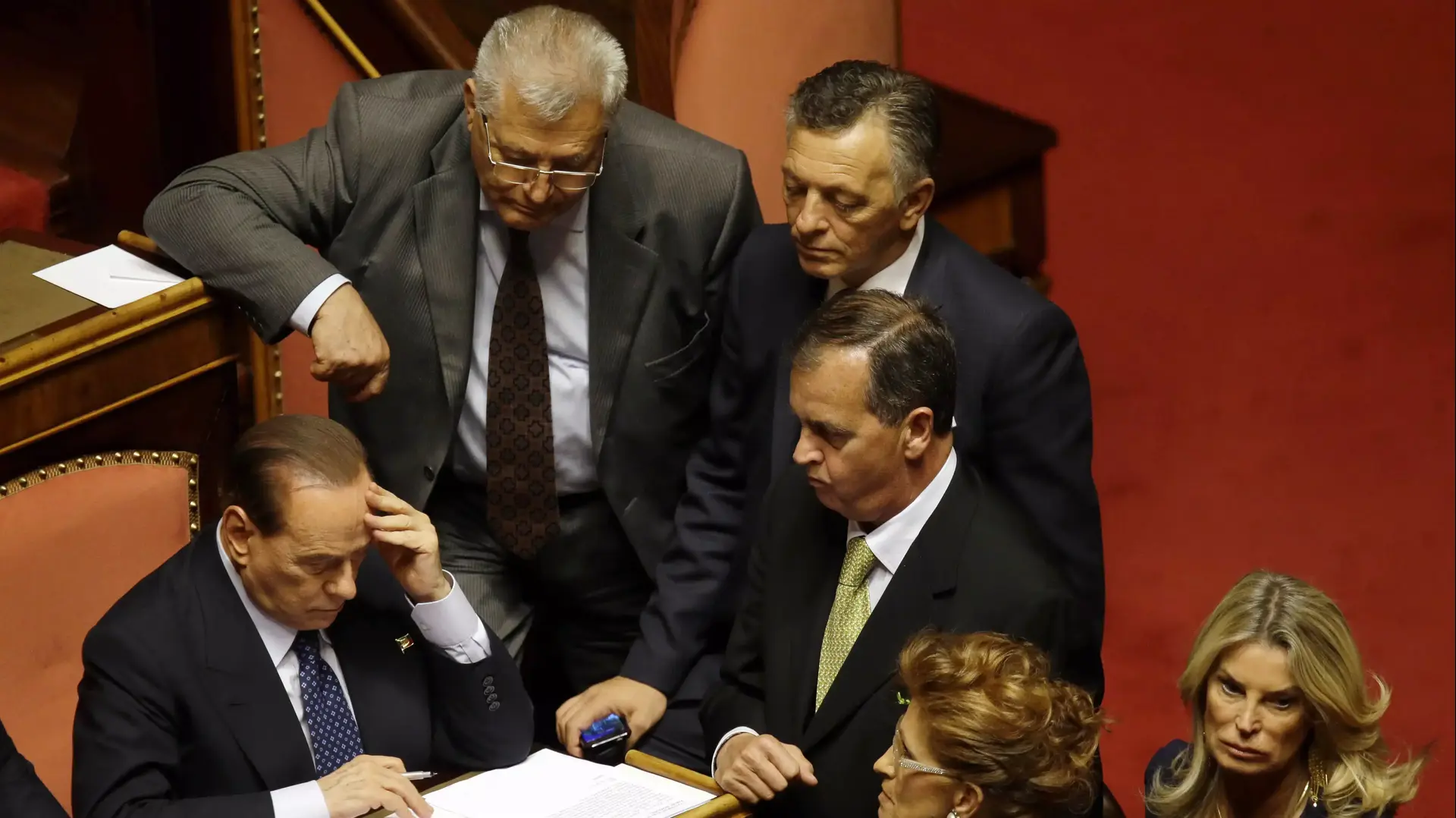 סילביו ברלוסקוני במושב הסנאט ברומא. 2 באוקטובר 2013 סילביו ברלוסקוני במושב הסנאט ברומא. 2 באוקטובר 2013