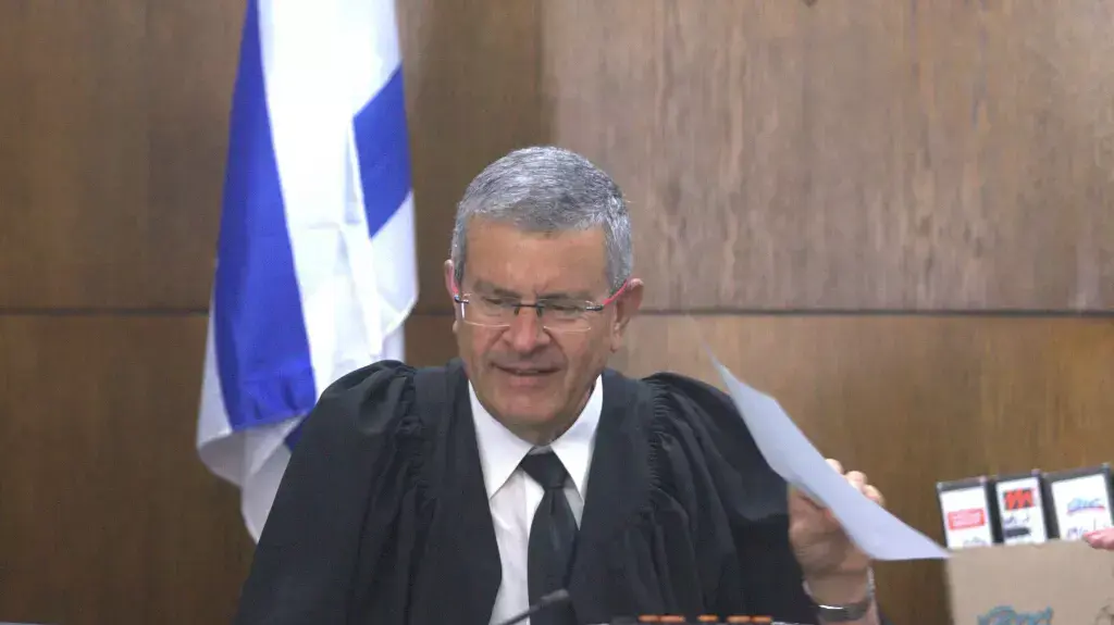 השופט דוד רוזן במשפט הולילנד השופט דוד רוזן במשפט הולילנד