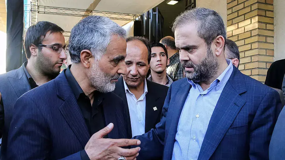 בכירים באיראן מנחמים את מפקד כוח קודס של משמרות המהפכה קאסם סולימאני על מות אמו. ספטמבר 2013 בכירים באיראן מנחמים את מפקד כוח קודס של משמרות המהפכה קאסם סולימאני על מות אמו. ספטמבר 2013
