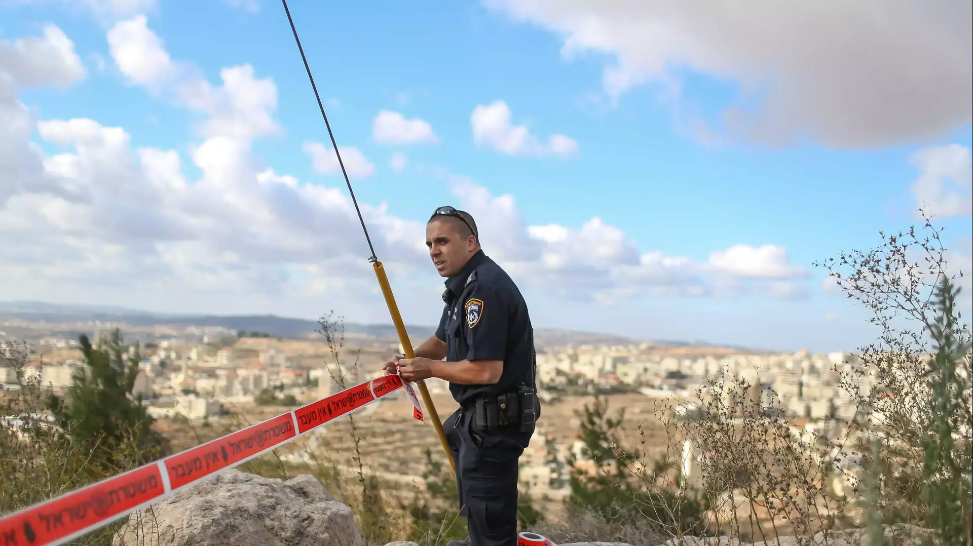 סריקות ביישוב פסגות יום לאחר החשד לחדירה ליישוב ופציעת ילדה סריקות ביישוב פסגות יום לאחר החשד לחדירה ליישוב ופציעת ילדה