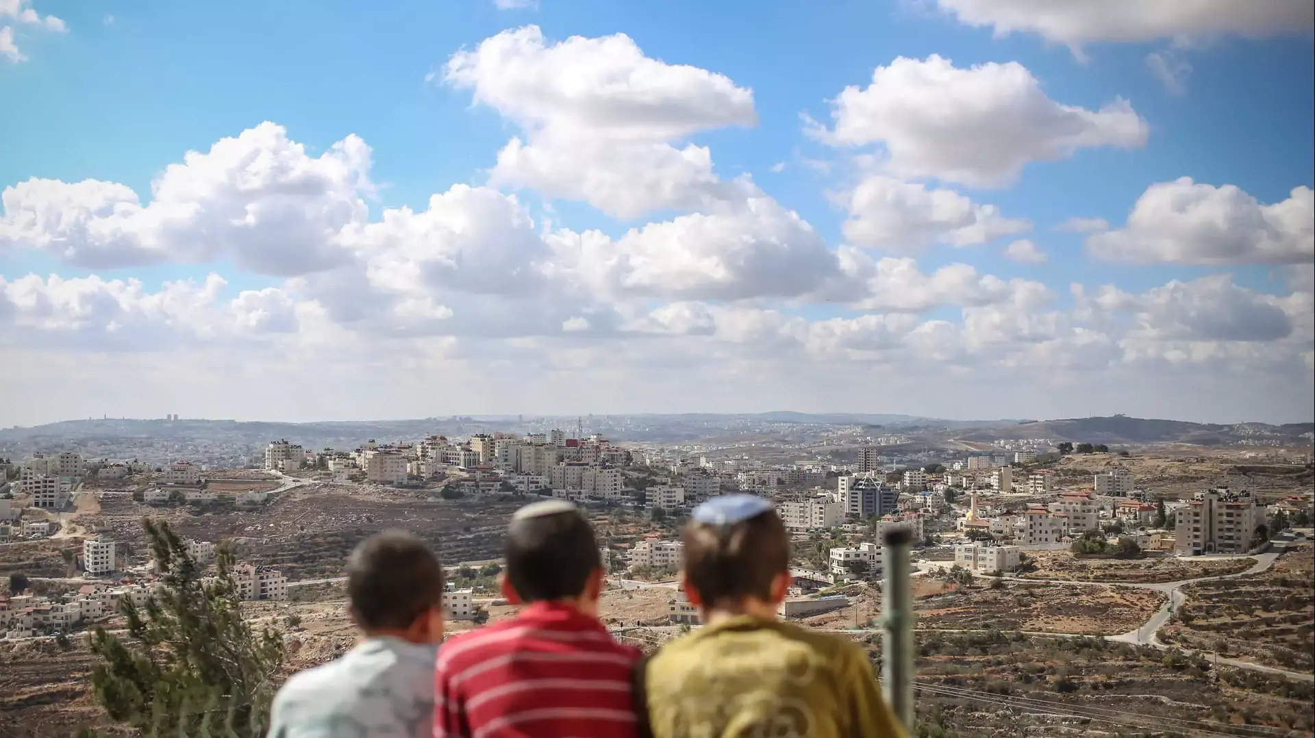 סריקות ביישוב פסגות יום לאחר החשד לחדירה ליישוב ופציעת ילדה