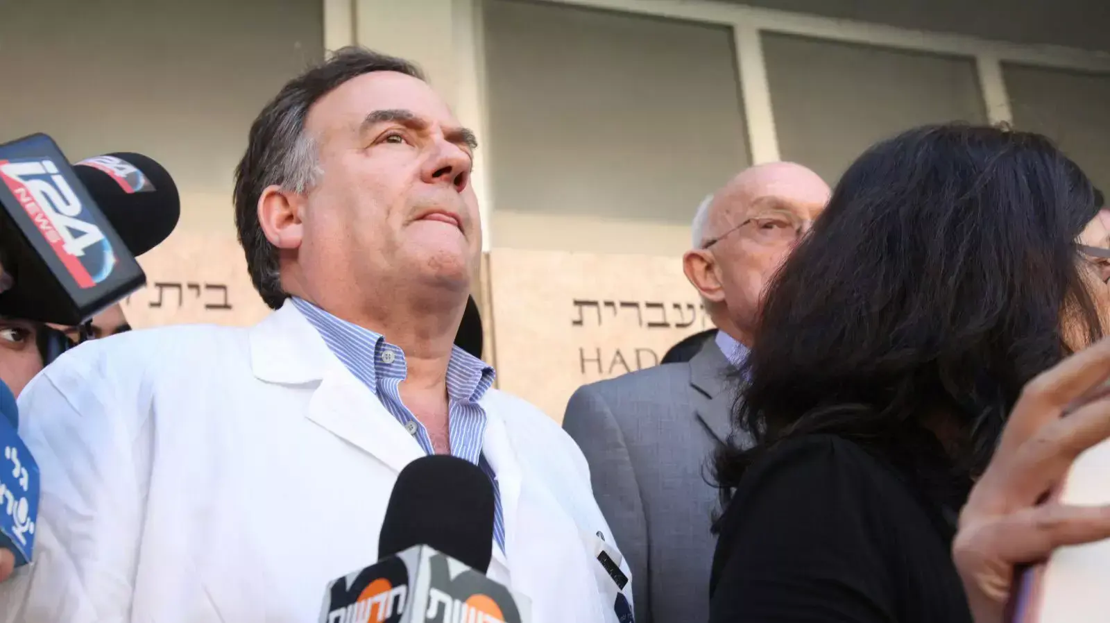 אלי ישי מתבשר על מותו של הרב עובדיה יוסף, אוקטובר 2013 אלי ישי מתבשר על מותו של הרב עובדיה יוסף, אוקטובר 2013