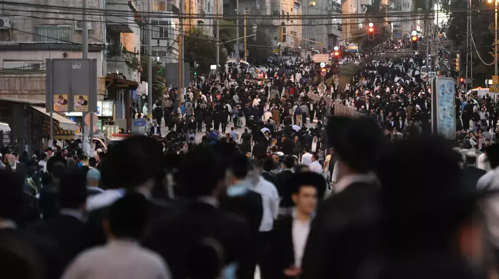 בית העלמין סנהדריה בהלווייתו של הרב עובדיה יוסף בית העלמין סנהדריה בהלווייתו של הרב עובדיה יוסף