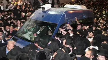 הלווייתו של הרב עובדיה יוסף ליד בית העלמין סנהדריה, ירושלים.