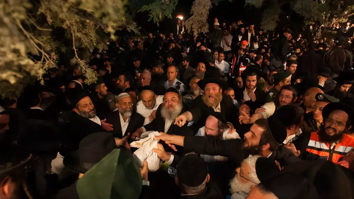 הלווייתו של הרב עובדיה יוסף בית העלמין סנהדריה, ירושלים