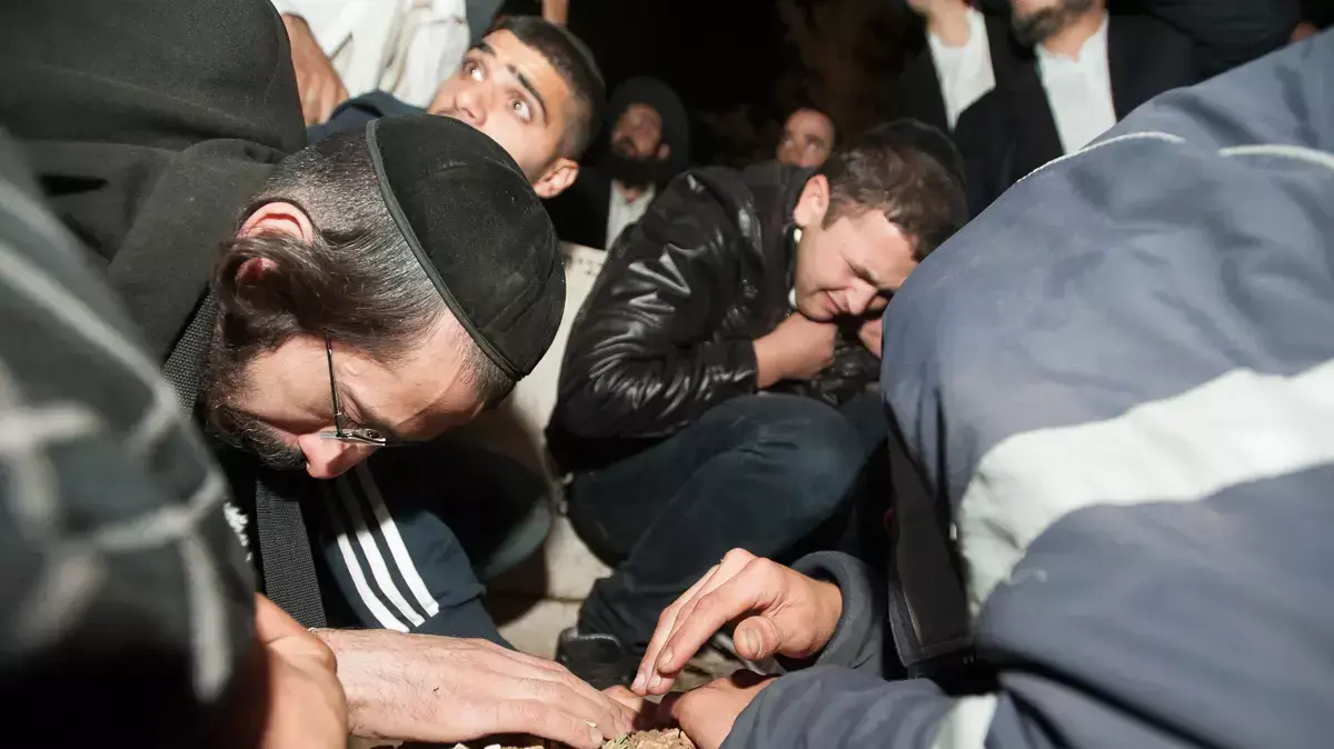 הלווייתו של הרב עובדיה יוסף בית העלמין סנהדריה, ירושלים