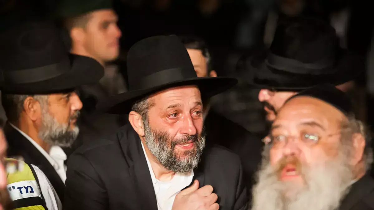הלווייתו של הרב עובדיה יוסף בית העלמין סנהדריה, ירושלים