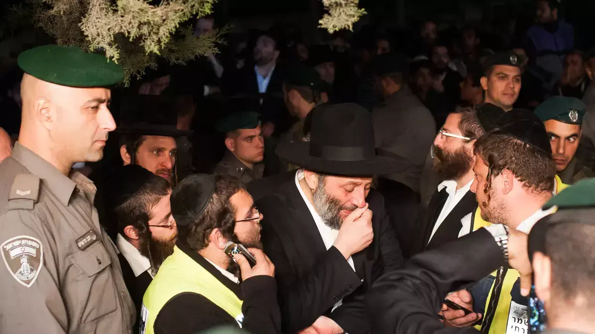 הלווייתו של הרב עובדיה יוסף בית העלמין סנהדריה, ירושלים