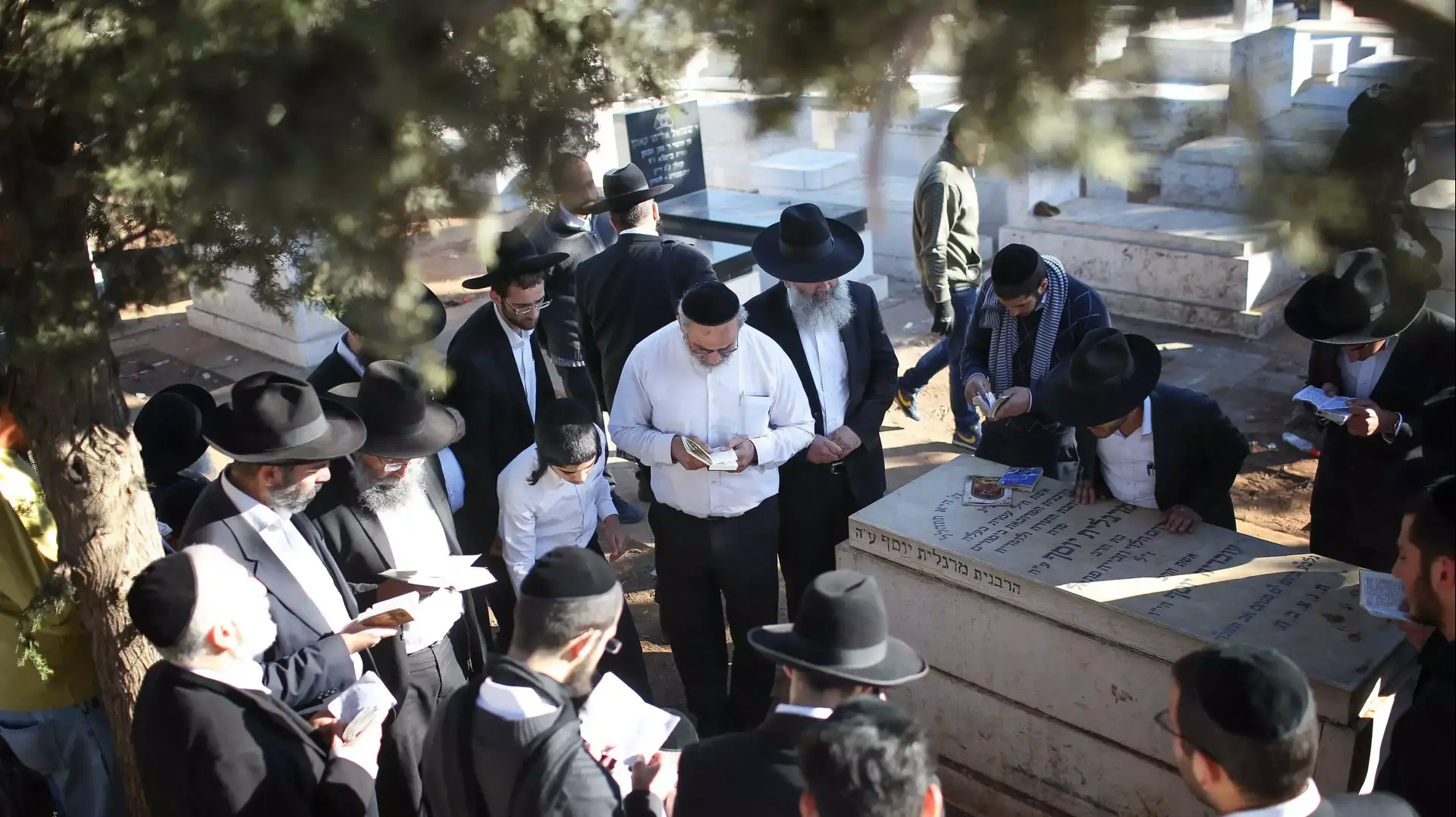 קברו של הרב עובדיה יוסף הבוקר קברו של הרב עובדיה יוסף הבוקר