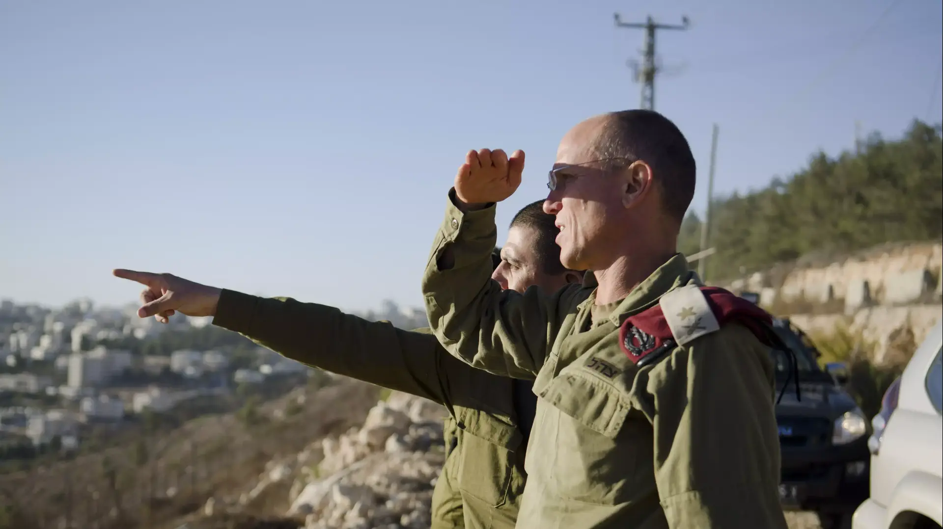מפקד פיקוד המרכז, אלוף ניצן אלון ומפקד חטיבת בנימין, אלוף- משנה יוסי פינטו, ביקרו בפסגות, אוקטובר 2013 מפקד פיקוד המרכז, אלוף ניצן אלון ומפקד חטיבת בנימין, אלוף- משנה יוסי פינטו, ביקרו בפסגות, אוקטובר 2013