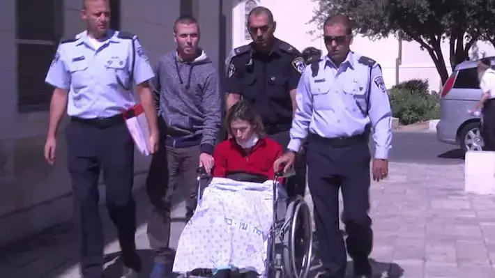 קארינה בריל האם הרוצחת מירושלים מגיעה להארכת מעצר  בשלום בירושלים,
