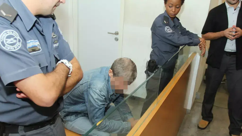 הארכת מעצרם של מטפלים החשודים בהכאת חולה משותקת בבית חולים בחיפה. 11 באוקטובר 2013
