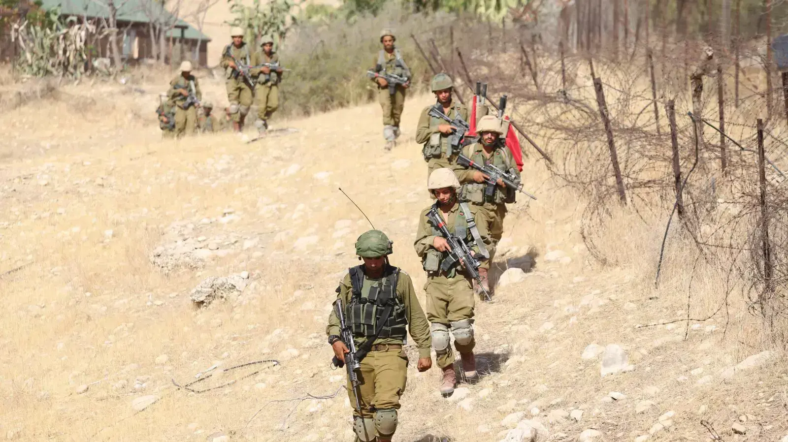 חיילים בסריקות אחר מבצעי הפיגוע בבקעת הירדן