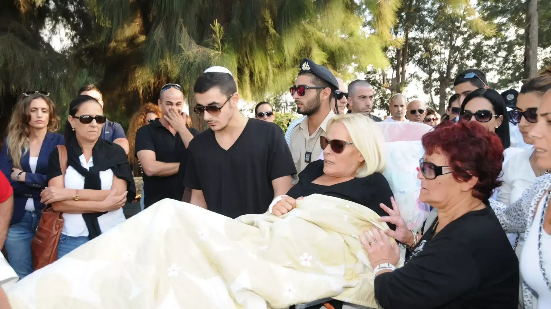 הלווייתו של שריה עופר שנרצח בברוש בשבוע שעבר הלווייתו של שריה עופר שנרצח בברוש בשבוע שעבר