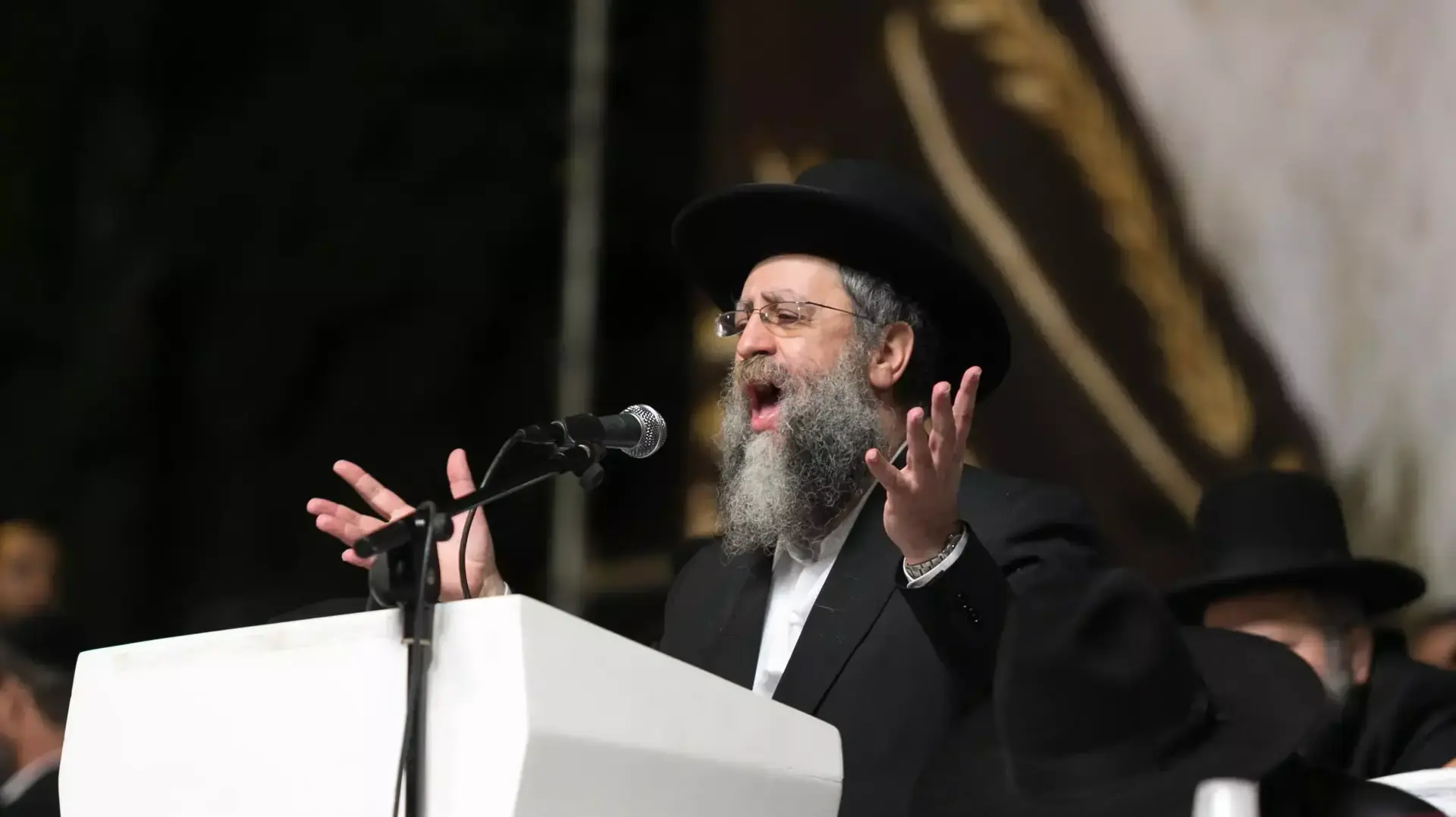 דוד יוסף, בנו של הרב עובדיה יוסף בעצרת לזכרו. סנהדריה, ירושלים. דוד יוסף, בנו של הרב עובדיה יוסף בעצרת לזכרו. סנהדריה, ירושלים.