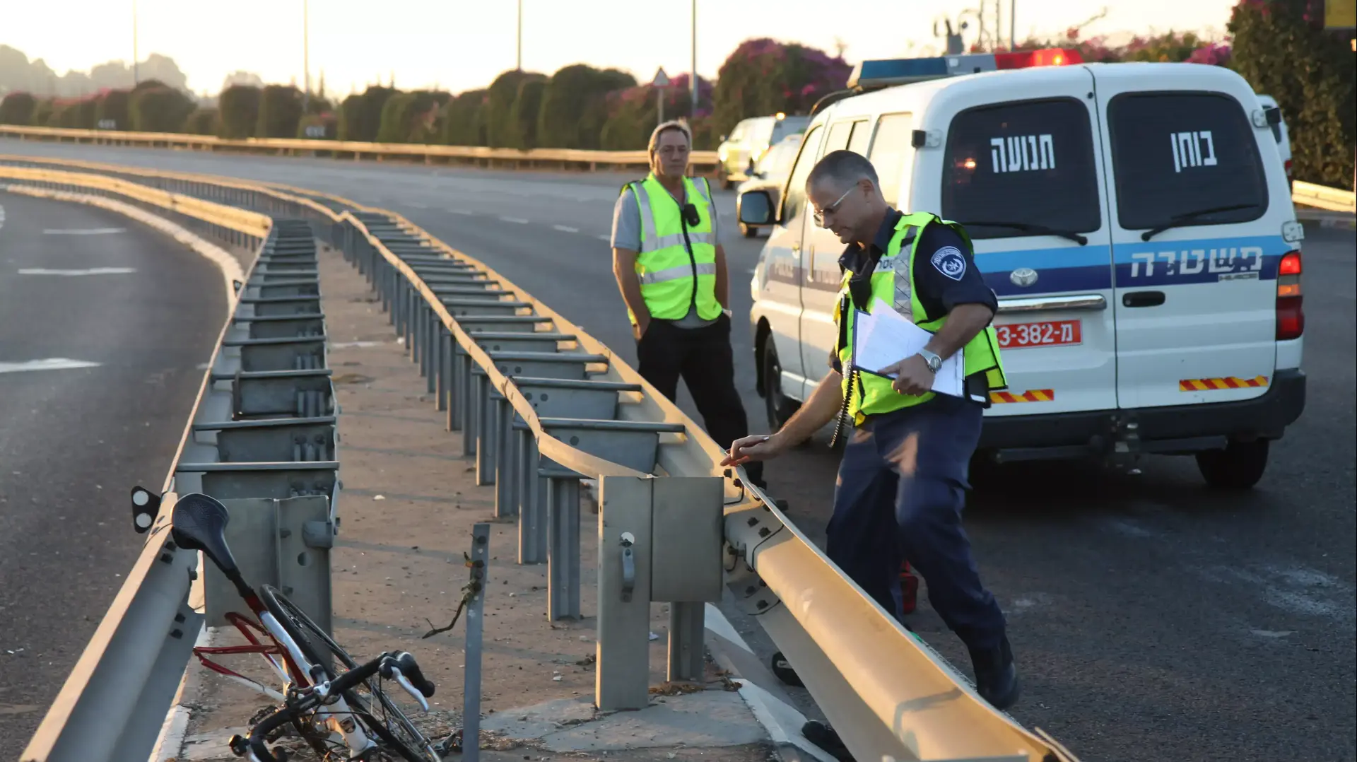 רוכבת אופניים נהרגה מפגיעת רכב סמוך לגן שמואל, 16.10.13 רוכבת אופניים נהרגה מפגיעת רכב סמוך לגן שמואל, 16.10.13