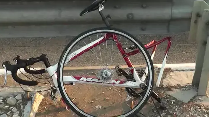 רוכבת אופניים בת 20 נהרגה מפגיעת מונית בשרון
