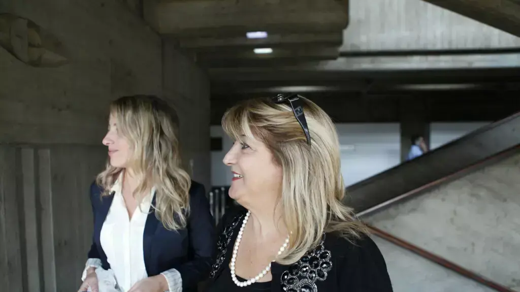 שולה זקן מגיעה למתן עדות במשפט הולילנד בבית המשפט המחוזי ת"א שולה זקן מגיעה למתן עדות במשפט הולילנד בבית המשפט המחוזי ת"א
