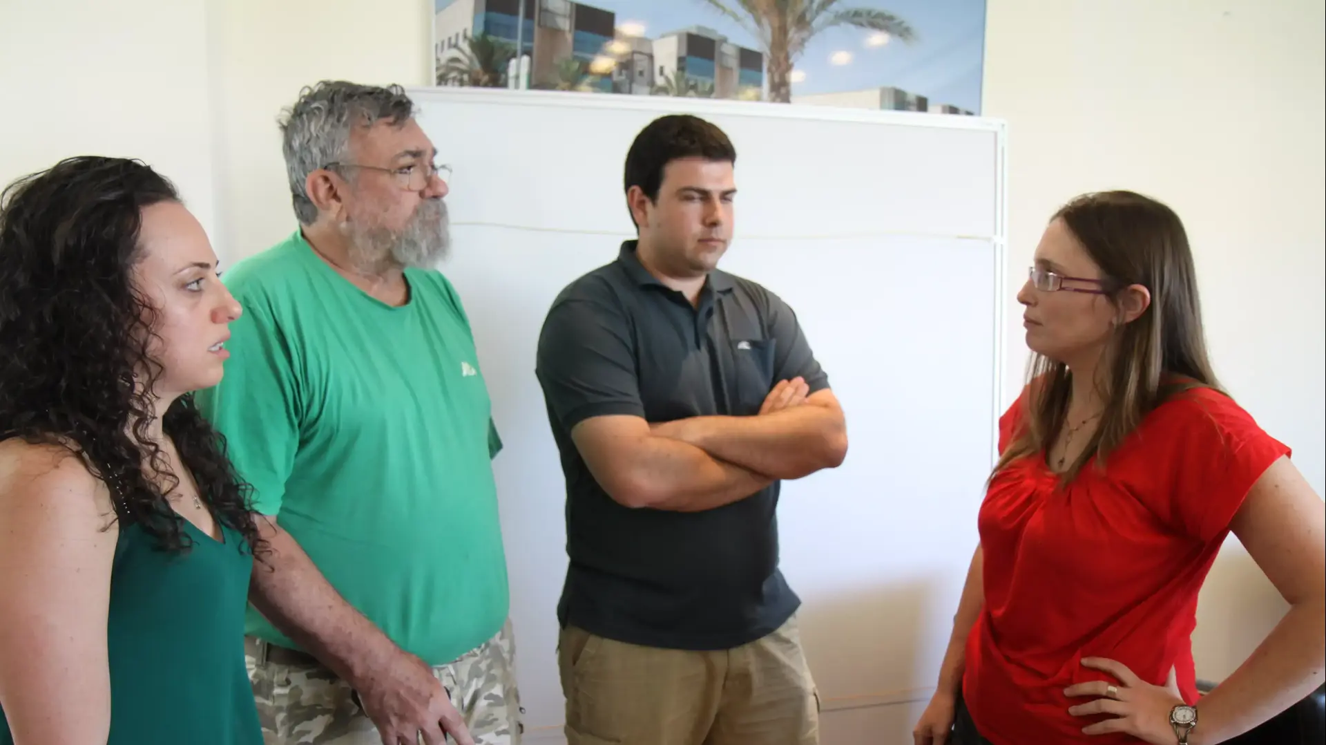 בני המשפחות של המטופלים באלישע במסיבת עיתונאים של ביה"ח בני המשפחות של המטופלים באלישע במסיבת עיתונאים של ביה"ח