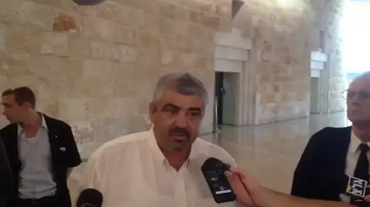 לחיאני בבית המשפט: דרכי נכונה - תושבי בת ים יכריעו