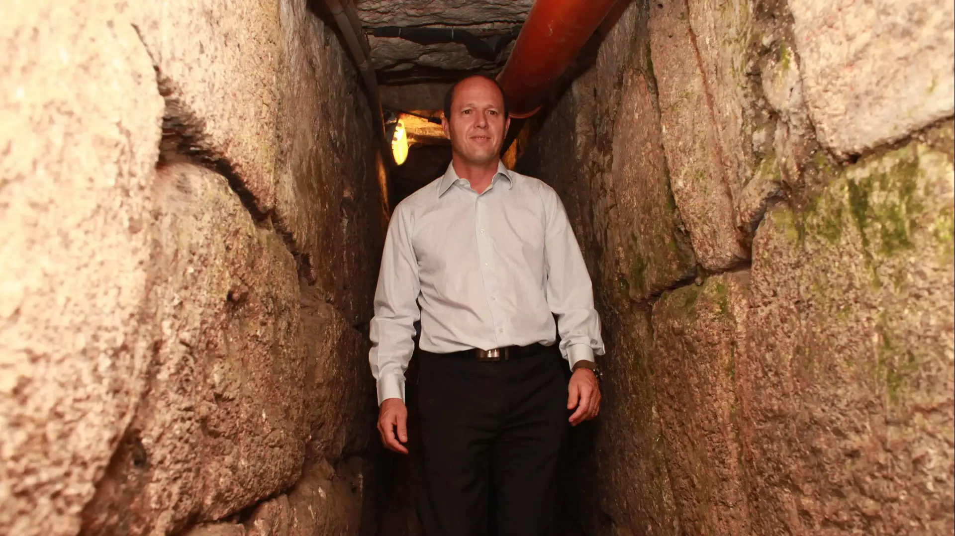 ניר ברקת מסייר בעיר דוד ניר ברקת מסייר בעיר דוד