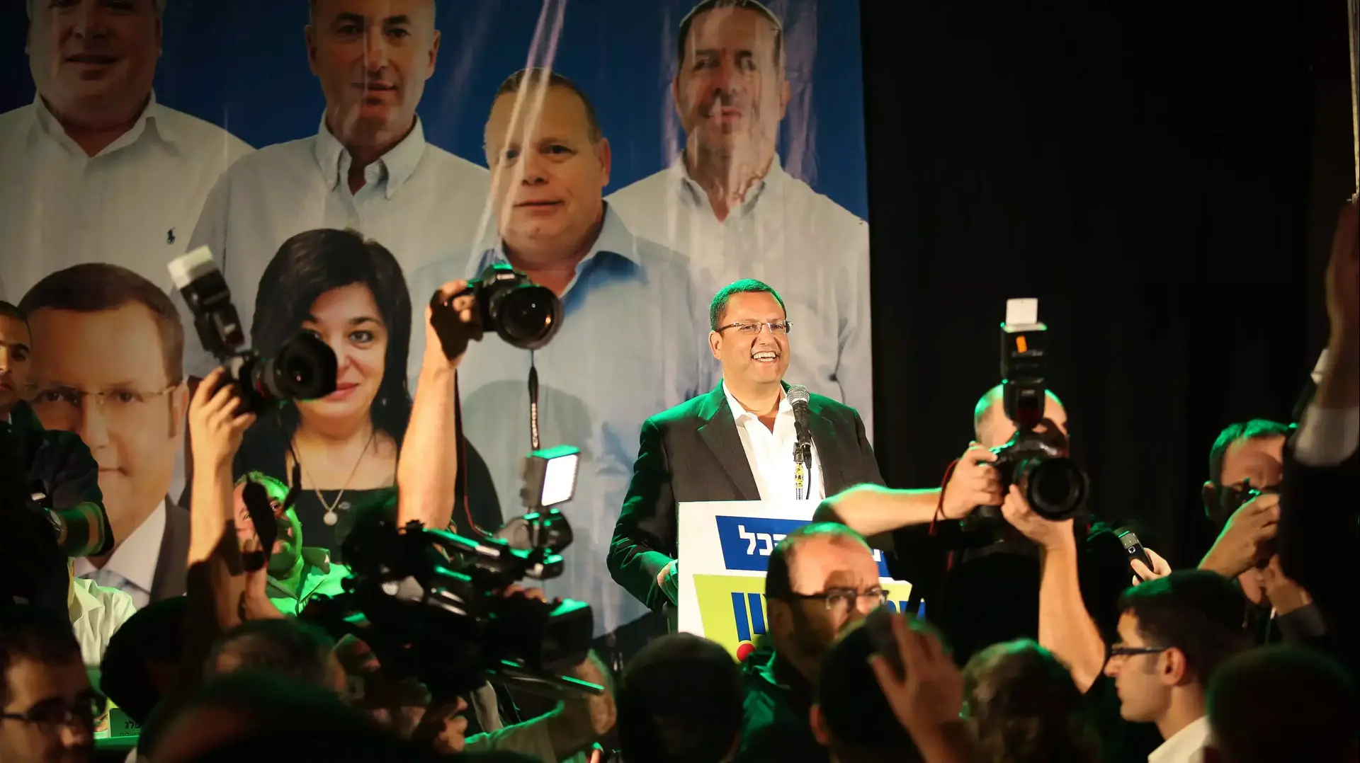 משה לאון במטה הבחירות בירושלים משה לאון במטה הבחירות בירושלים