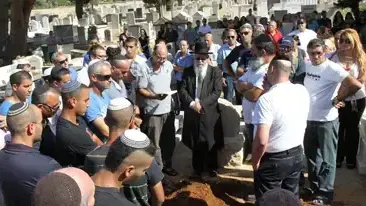 הלווייתה של נאוה חן שנרצחה אתמול בתל מונד הלווייתה של נאוה חן שנרצחה אתמול בתל מונד