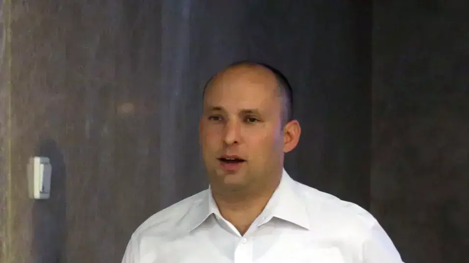 השר נפתלי בנט בדרך לישיבת ממשלה, אוקטובר 2013 השר נפתלי בנט בדרך לישיבת ממשלה, אוקטובר 2013
