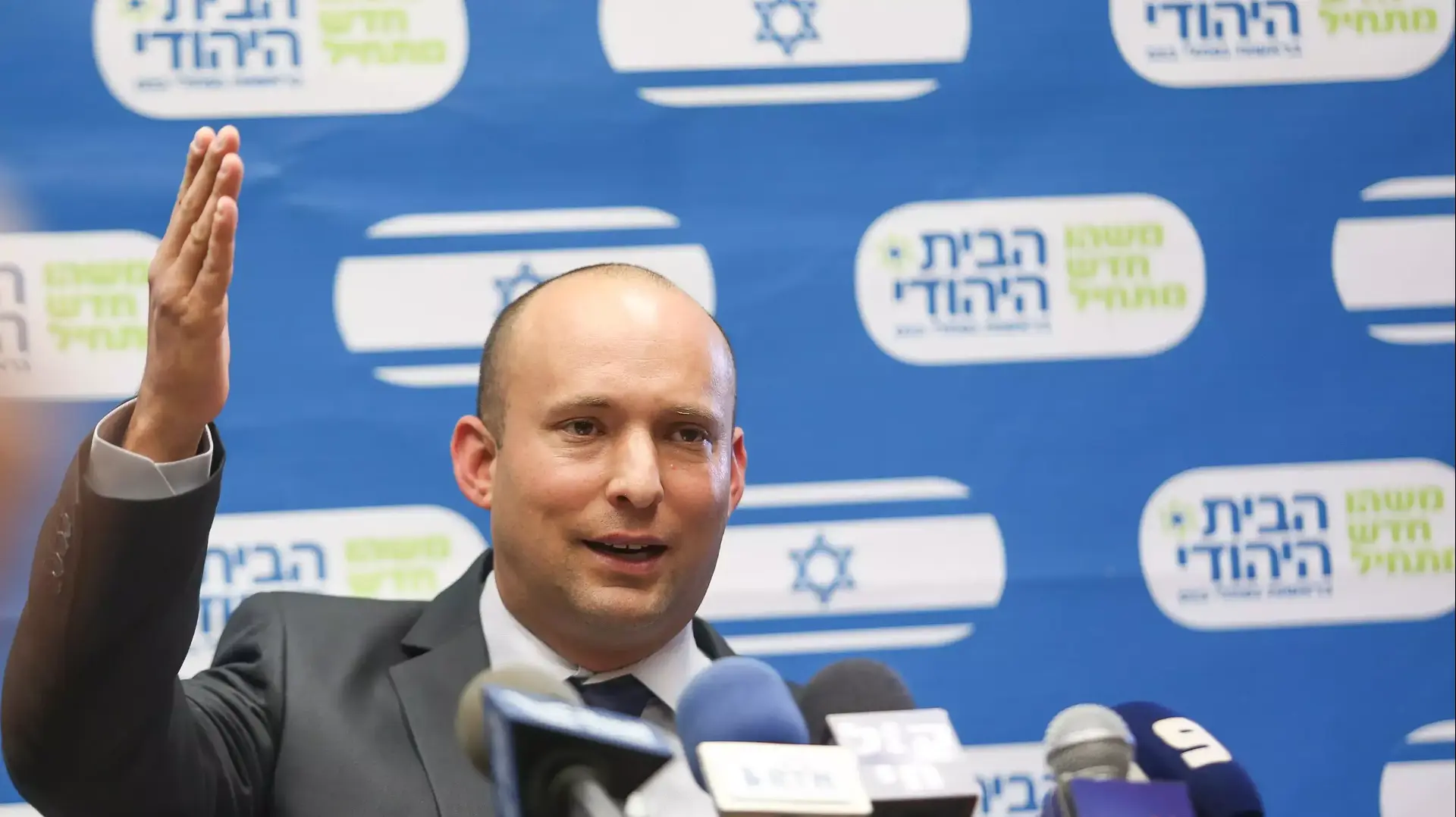 השר בנט בישיבת סיעה של הבית היהודי, אוקטובר 2013 השר בנט בישיבת סיעה של הבית היהודי, אוקטובר 2013