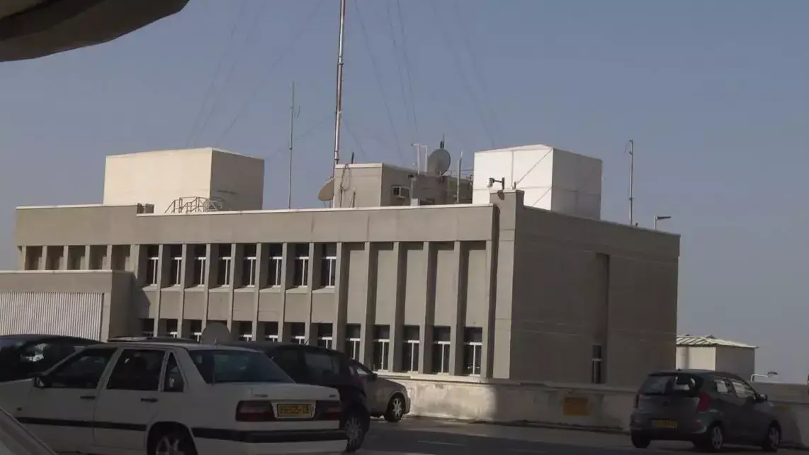 מתקן החשוד על גג שגרירות ארה"ב, אוקטובר 2013