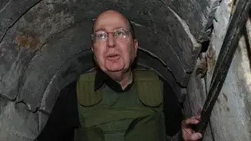 שר הביטחון משה (בוגי) יעלון מסייר בפיקוד דרום ובאוגדת עזה, 29 באוקטובר 2013