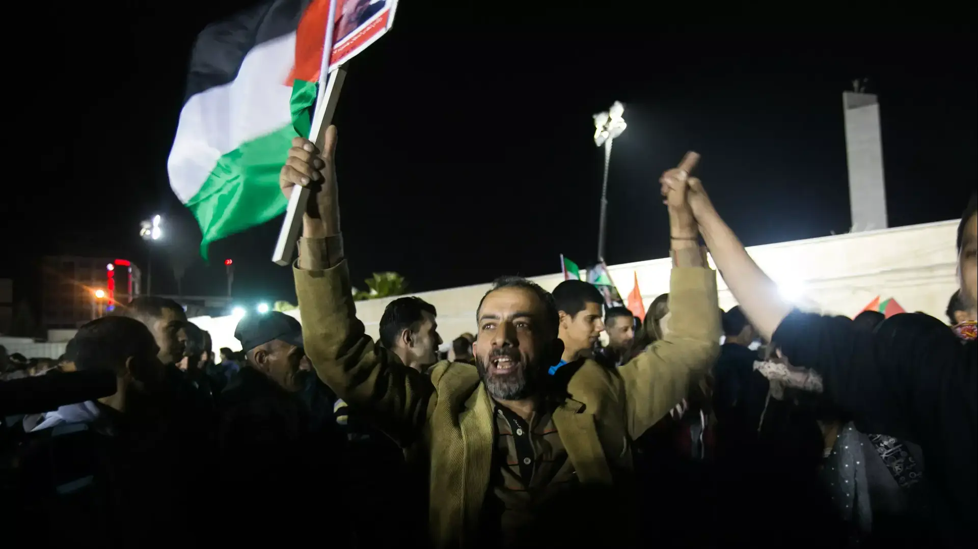חגיגות ברמאללה לרגל שחרורם של 26 אסירים ביטחוניים שהיו כלואים בישראל. 30 באוקטובר 2013 חגיגות ברמאללה לרגל שחרורם של 26 אסירים ביטחוניים שהיו כלואים בישראל. 30 באוקטובר 2013